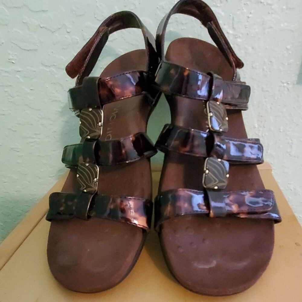 Vionic tortoiseshell womens sandals size 9